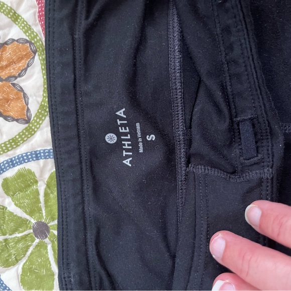 🌺🏃🏻♀️Athleta Run shorts Size Small - Picture 5 of 5